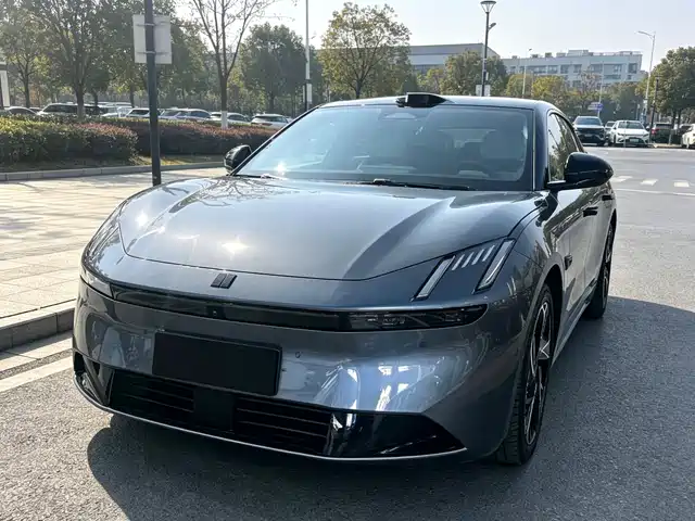 Lynk & Co Z10 95kWh 702km, полный привод, система помощи водителю, Ultra