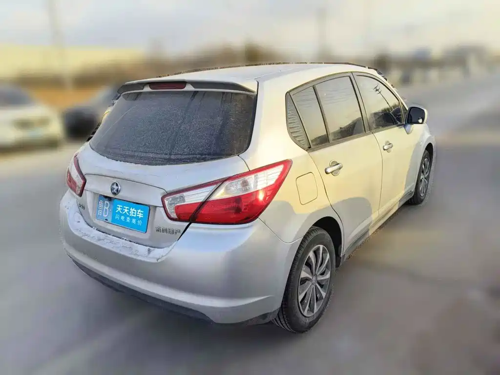 Venucia R50 2014 2013 1.6L Manual Fashion