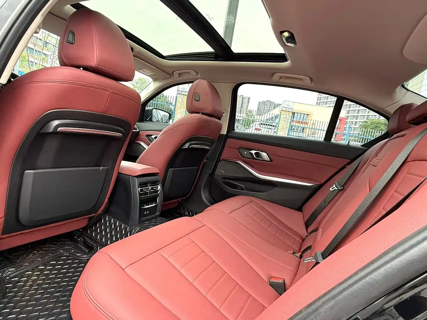 BMW 3 Series 2021 325Li M Sport Night Edition фото 6