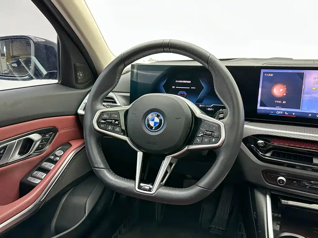 Фото 21 - BMW i3