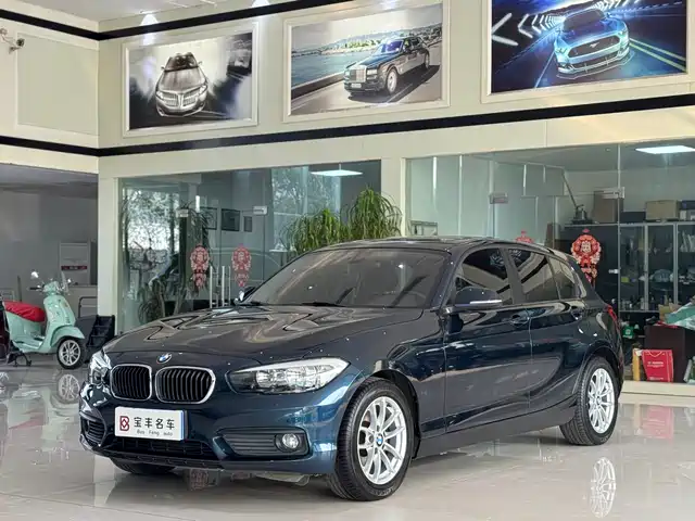 BMW 1 SERIES