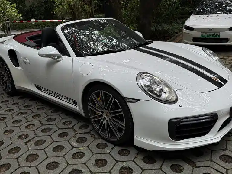 صورة 1 - Porsche 911