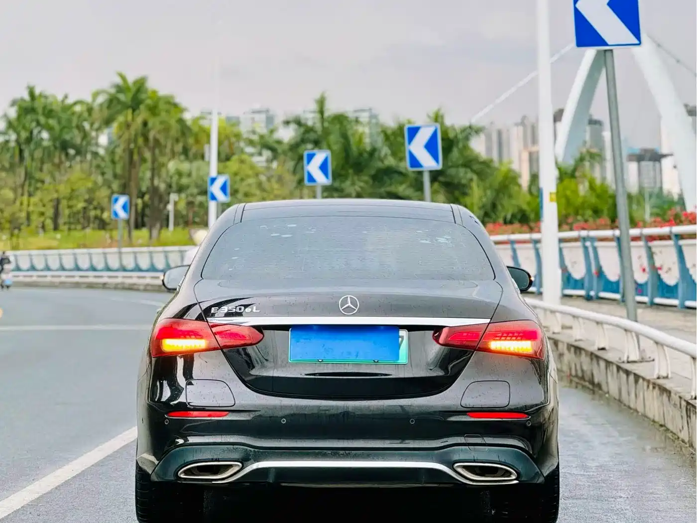 Mercedes-Benz E-Class New Energy 2022 E 350 e L Plug-in Hybrid Sports Sedan фото 5
