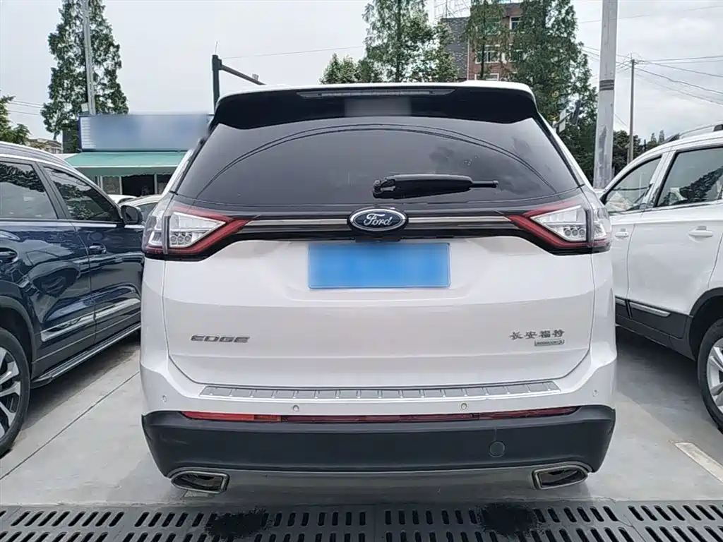 Фото 6 - Ford Edge