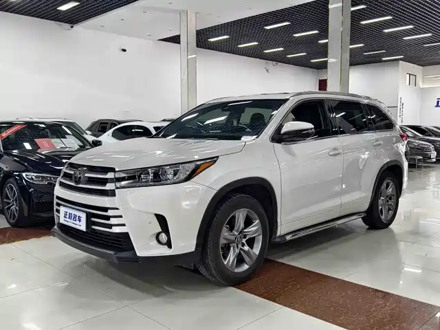TOYOTA HIGHLANDER