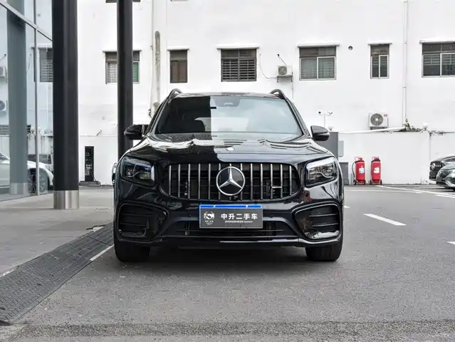 Mercedes-Benz GLB AMG 2024 AMG GLB 35 4MATIC — фото 2