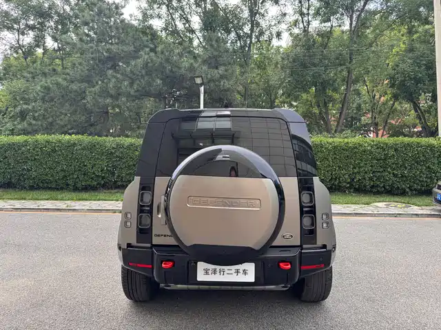 Land Rover Defender 2025 110 3.0T P400 X — фото 4