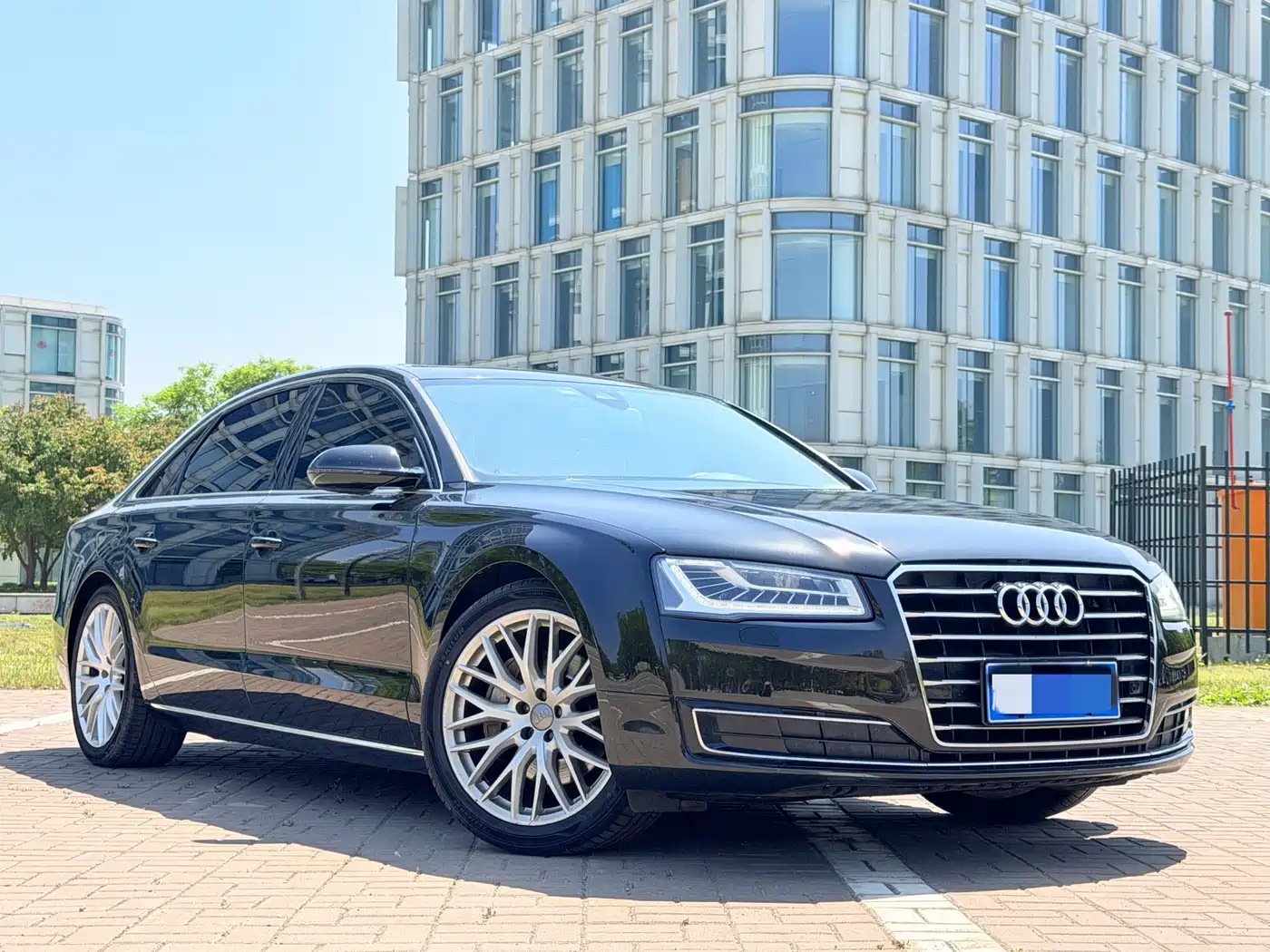 Audi A8 2014 A8L 45 TFSI quattro Luxury фото 3