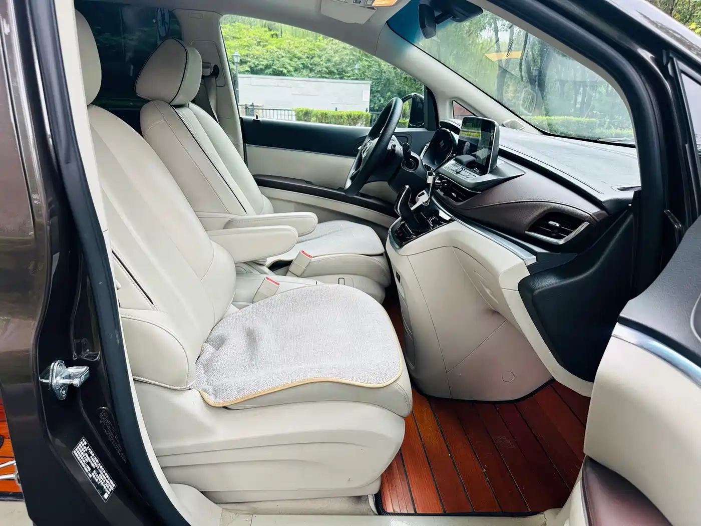 Buick GL8 2020 Model Land Business Class 652T Luxury фото 26