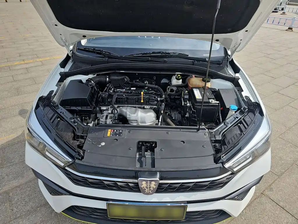 Фото 22 - Roewe i5