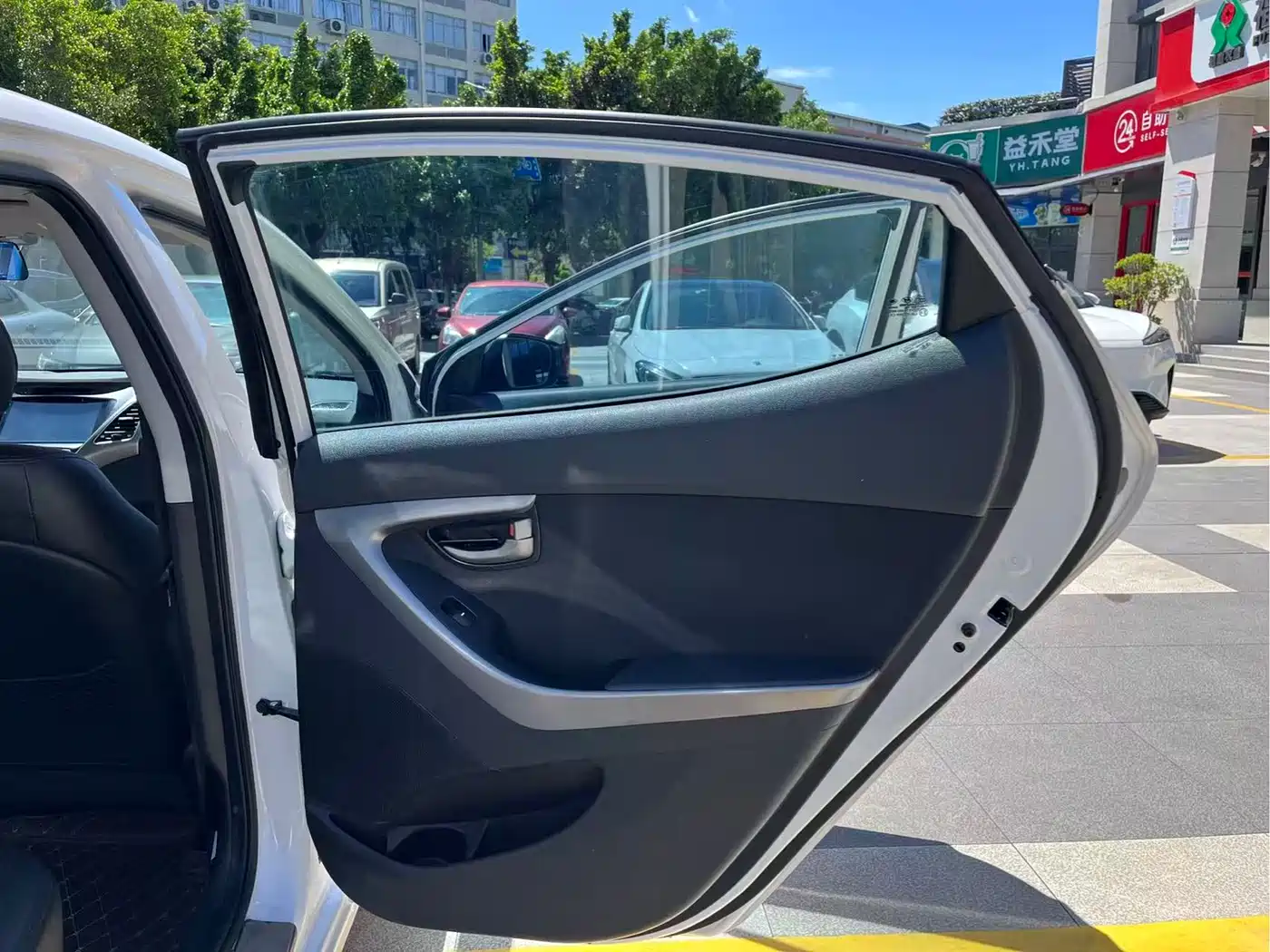 Hyundai Langdong 2016 1.6L Automatic Smart Edition фото 19