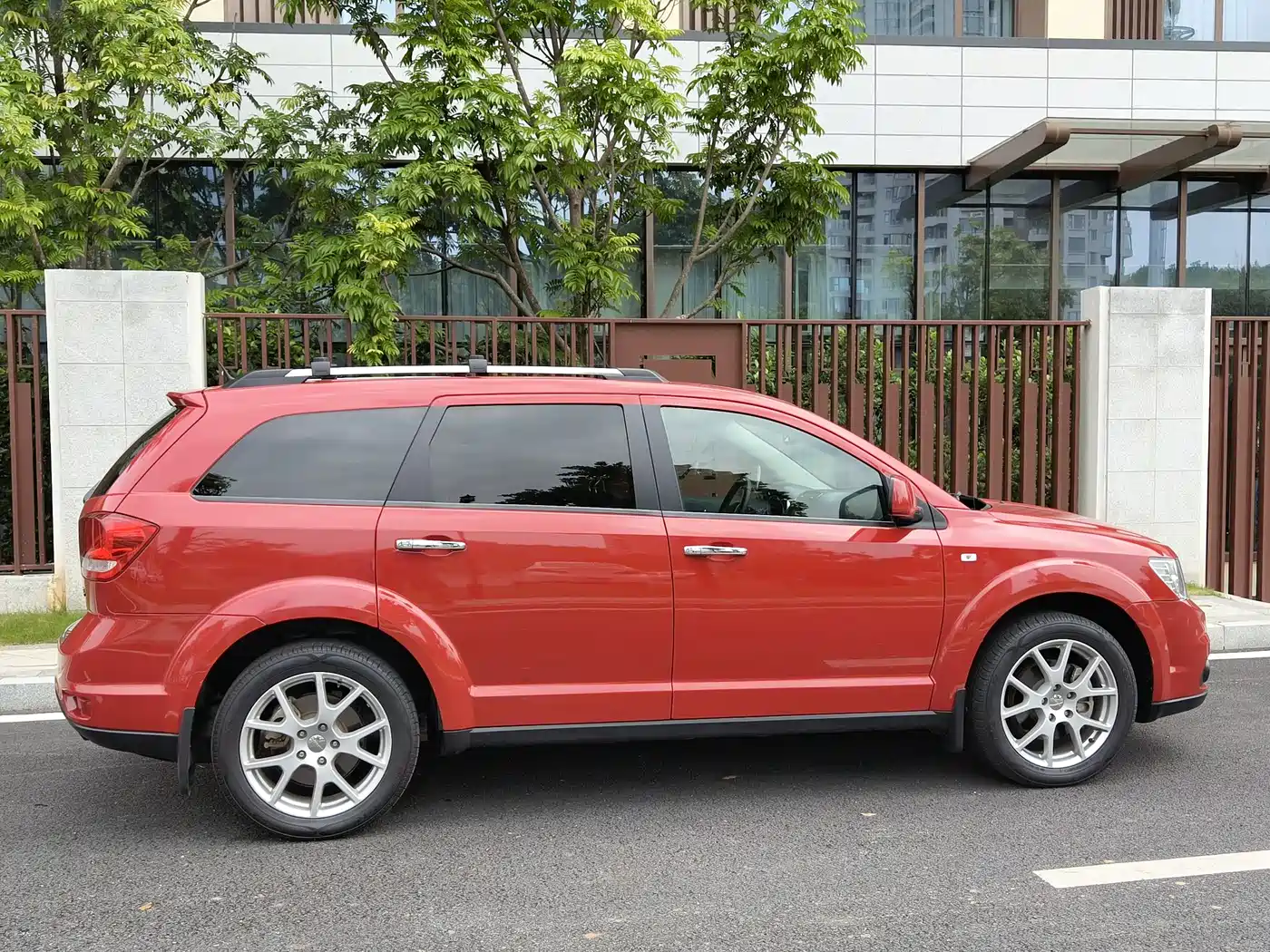 Dodge Journey 2017 2013 Model 2.4L 2WD Premium Edition