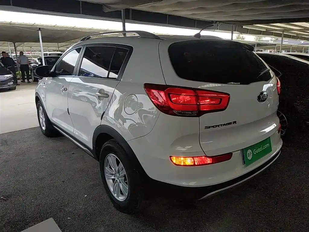 Kia Sportage 2016 2.0L Automatic 2WD GL фото 5