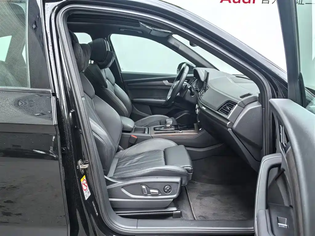 Фото 15 - Audi Q5L