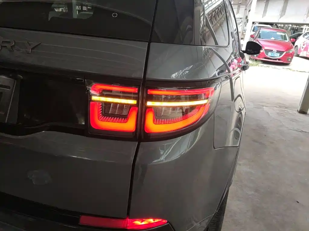 صورة 8 - Land Rover Discovery Sport