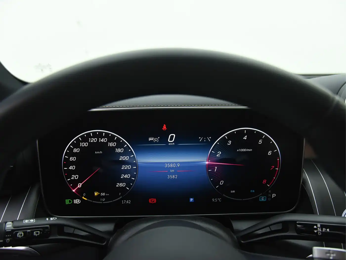 Mercedes-Benz GLC 2023 GLC 300 L 4MATIC Sport 5-Seater фото 6