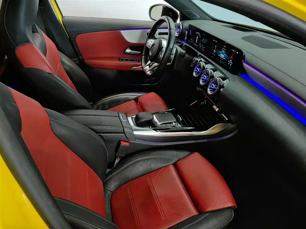 Mercedes-Benz A-Class AMG (Import) 2020 AMG A 35 4MATIC фото 17