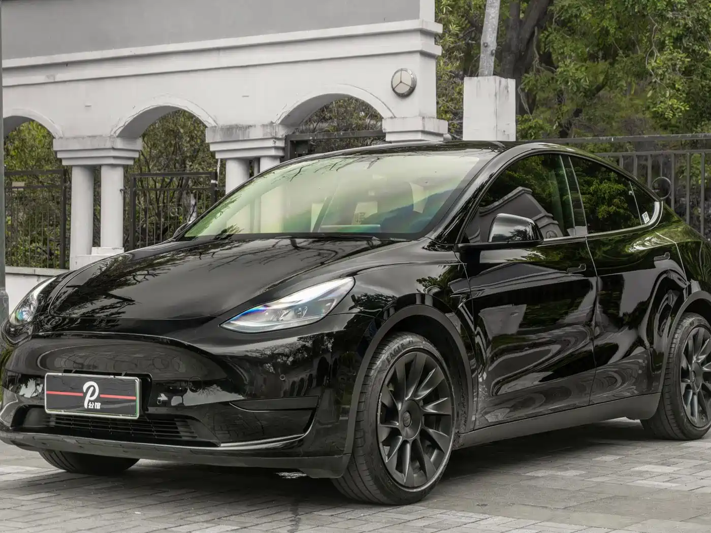 TESLA MODEL Y