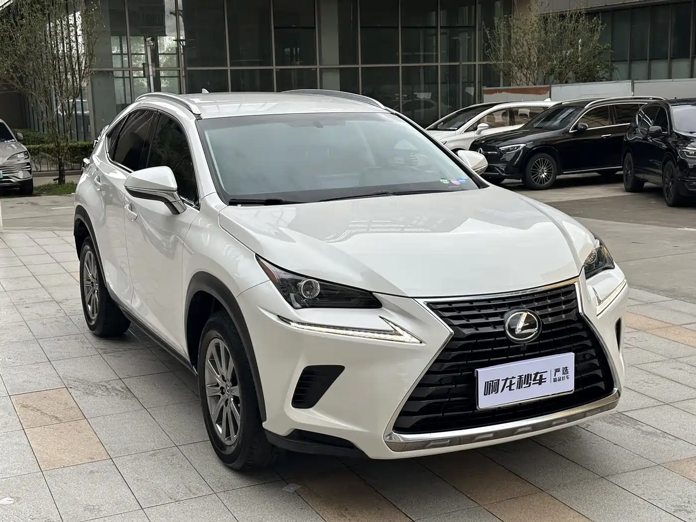 Lexus NX 2017 300 FWD Sharp Edition фото 4