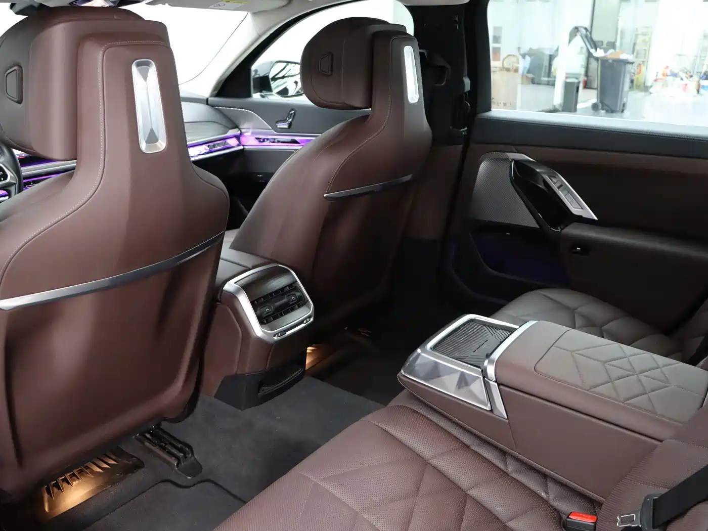 BMW 7 Series 2023 Model 735Li Luxury Package фото 31