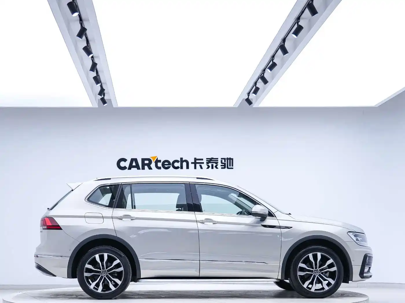Volkswagen Tiguan L 2021 330TSI Automatic 2WD R-Line Premium фото 5