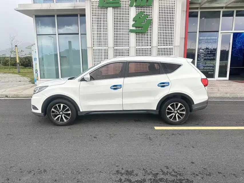Dongfeng Fengguang Fengguang 580 2018 2017 1.5T CVT Comfort Version