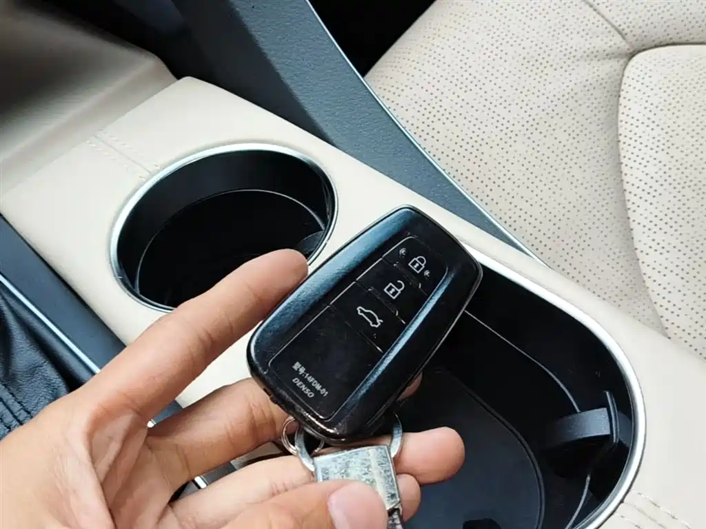 Toyota Avalon 2019 Hybrid 2.5L XLE Premium Edition China VI фото 9