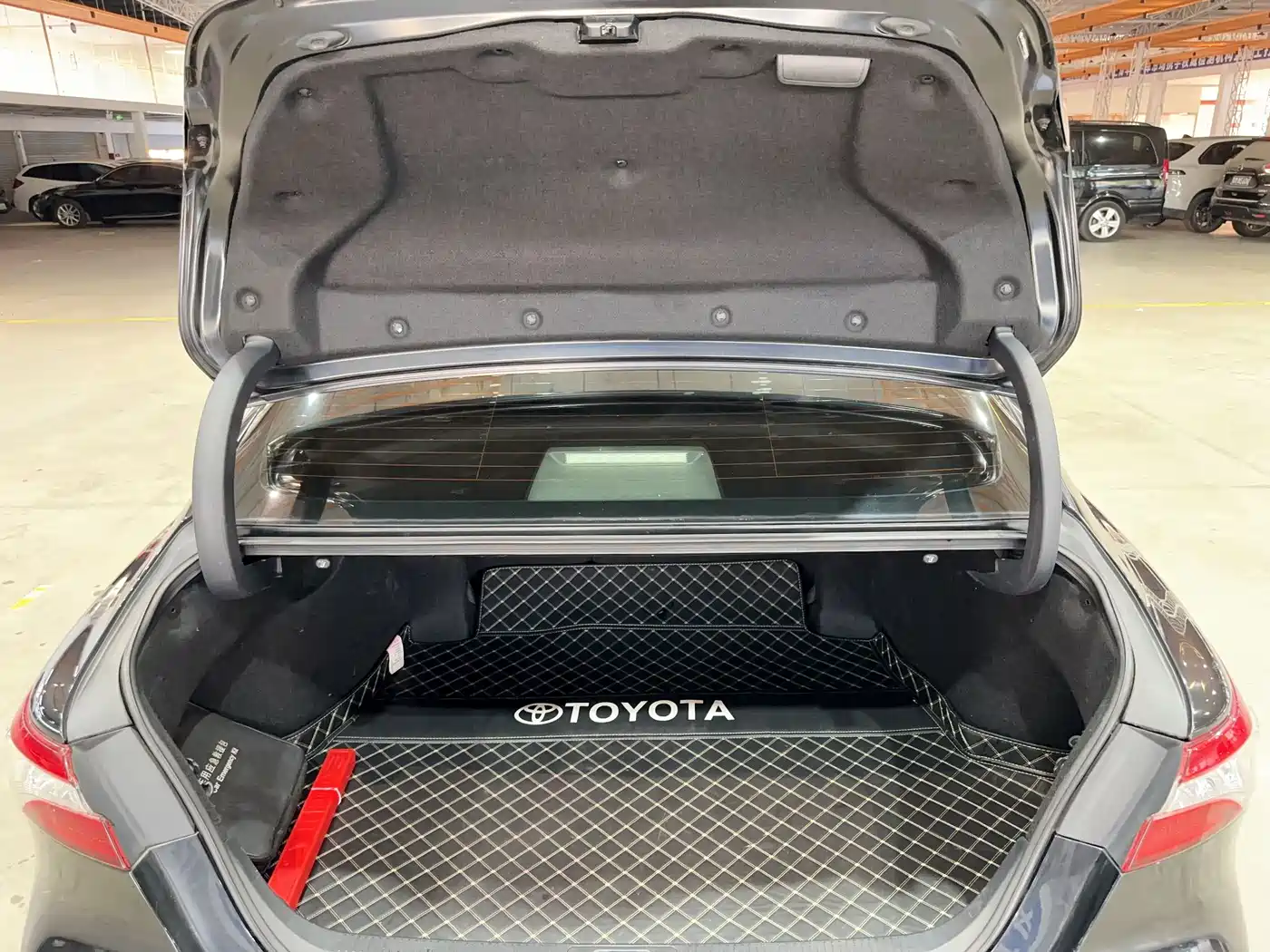 Toyota Camry 2018 2.0G Luxury Edition фото 28