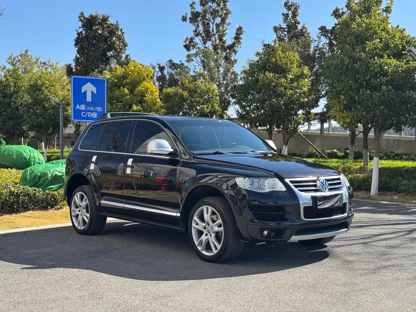 Volkswagen Touareg 2010 3.6 Limited Luxury Edition фото 3