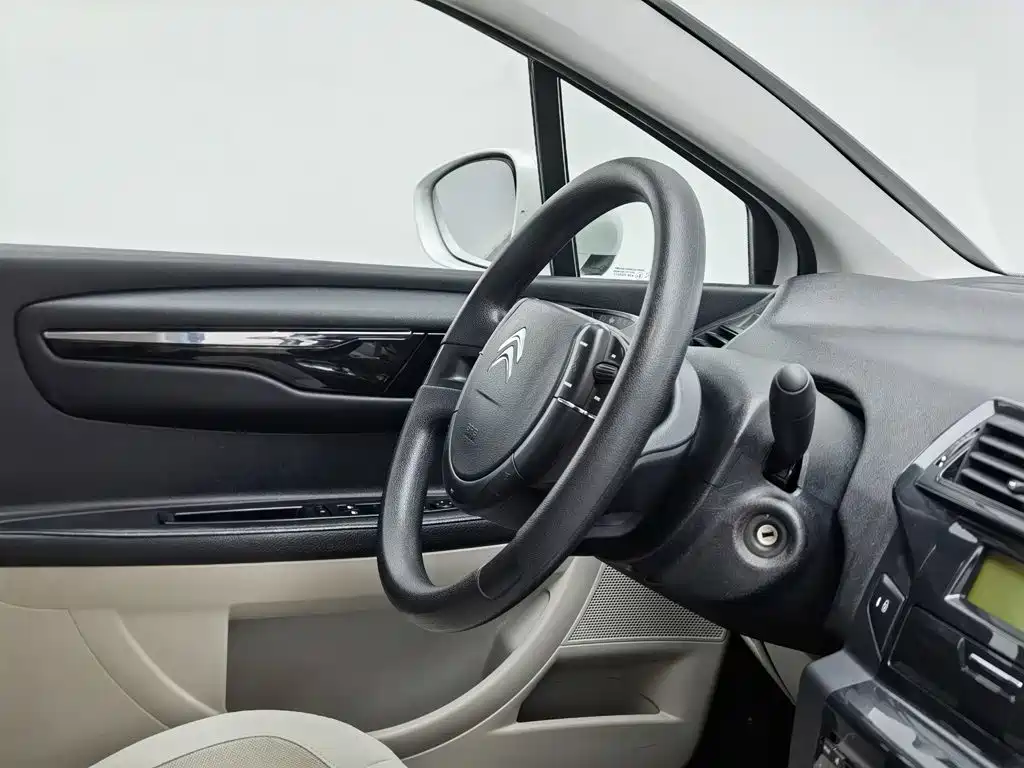 Photo 22 - Citroën C-Quatre