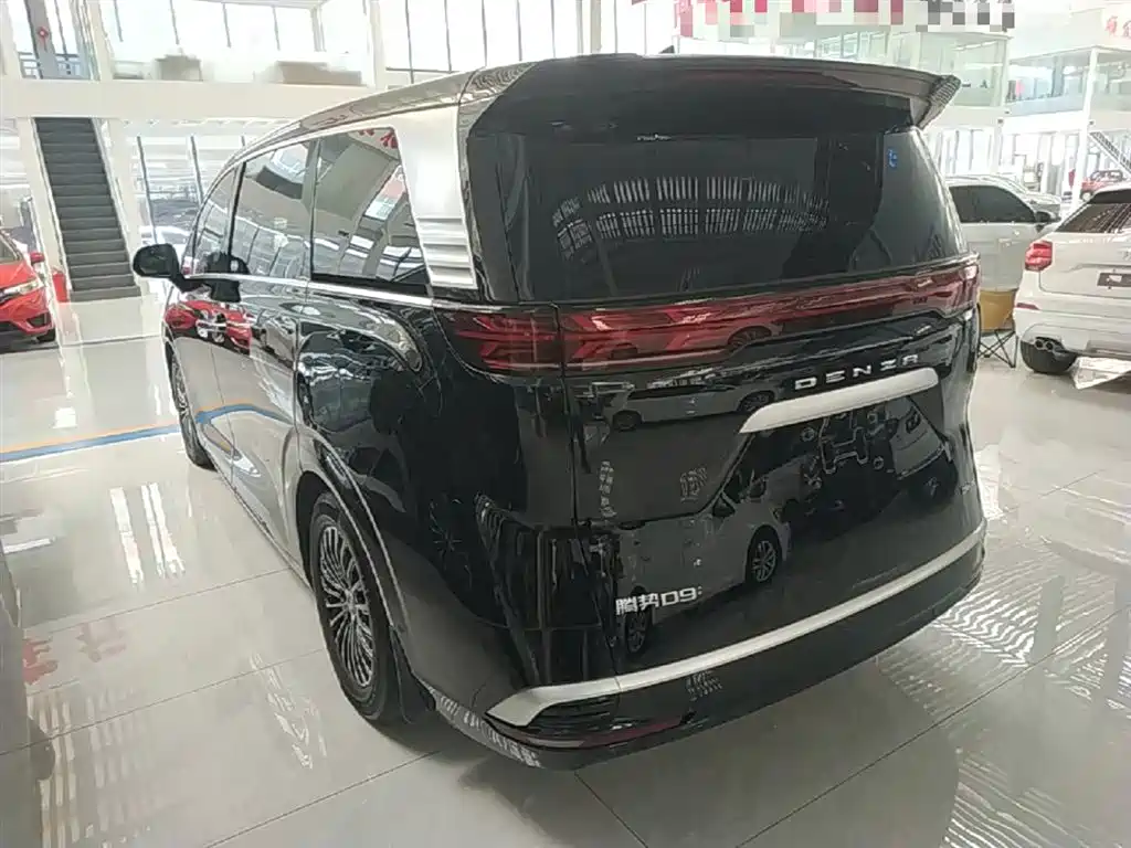 Denza D9 2022 DM-i 970 AWD Flagship фото 5