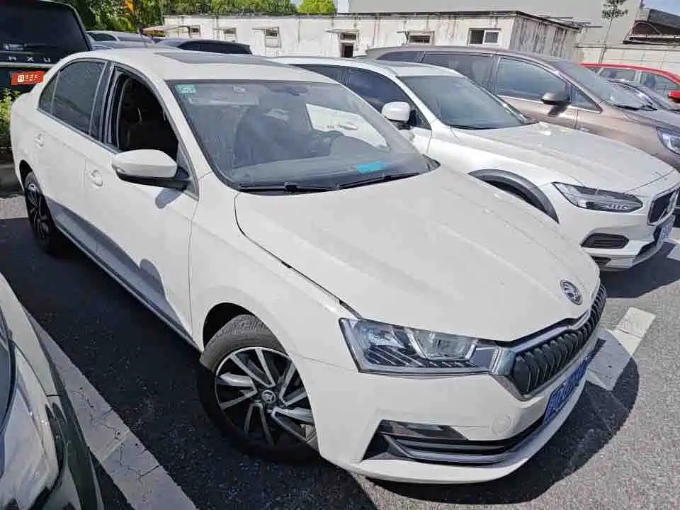 Škoda Rapid 2022 1.5L Automatic Comfort Edition фото 2