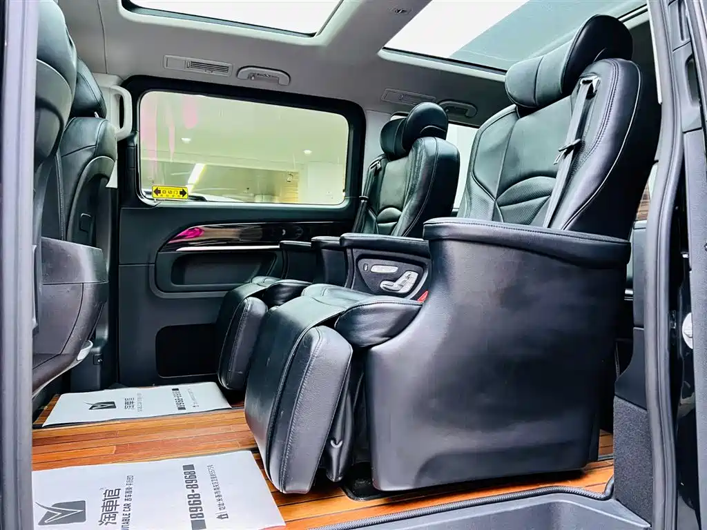 Mercedes-Benz V-Class 2017 Model V 260 Premium Edition фото 15