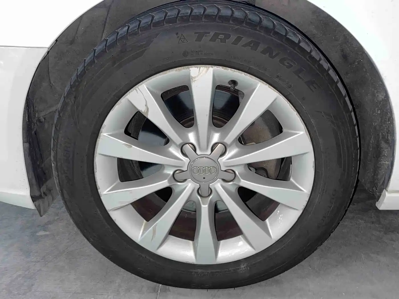 Photo 3 - Audi A6L