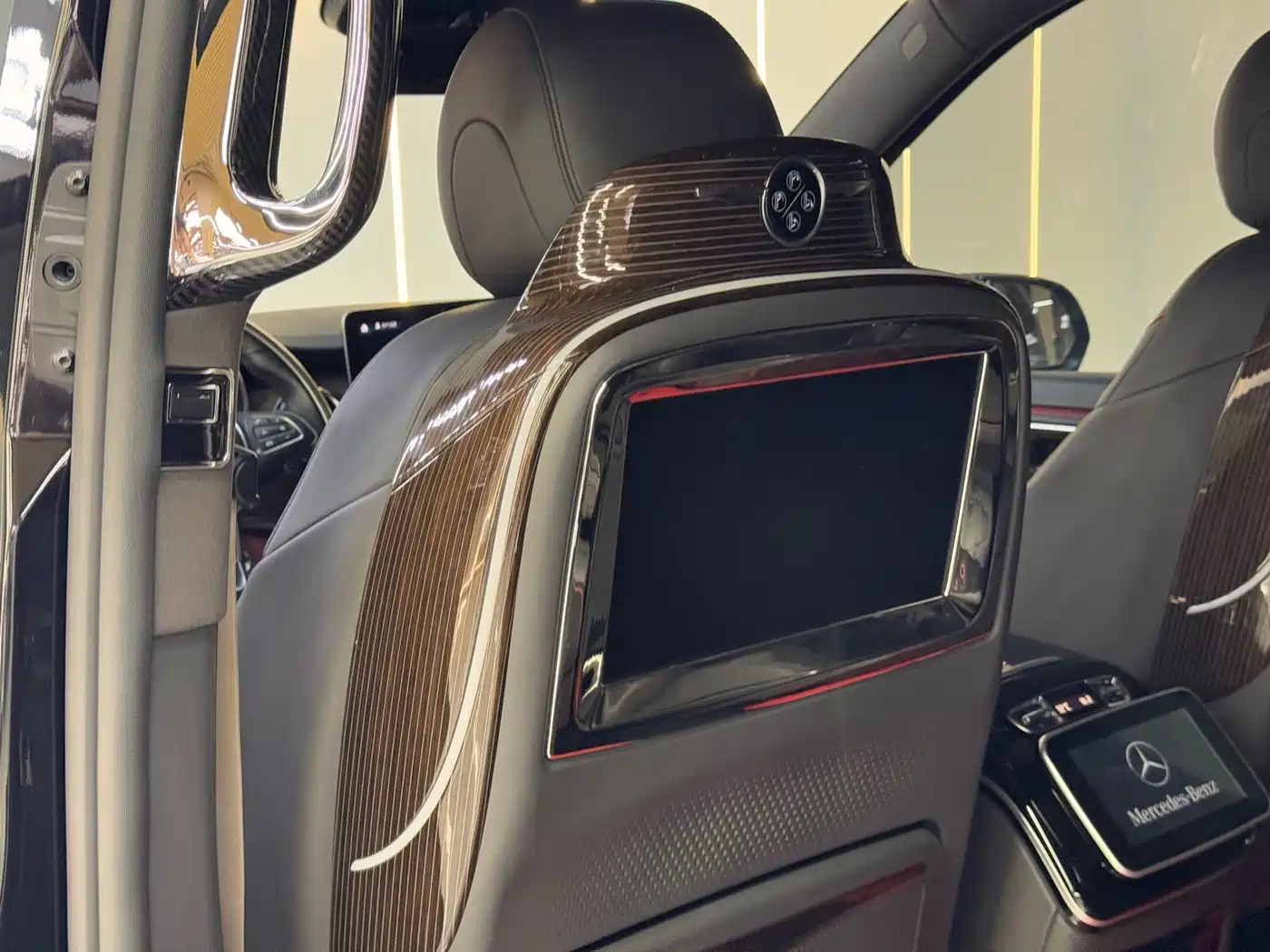 Mercedes-Benz V-Class 2025 2024 V 300 L Long Wheelbase Premium