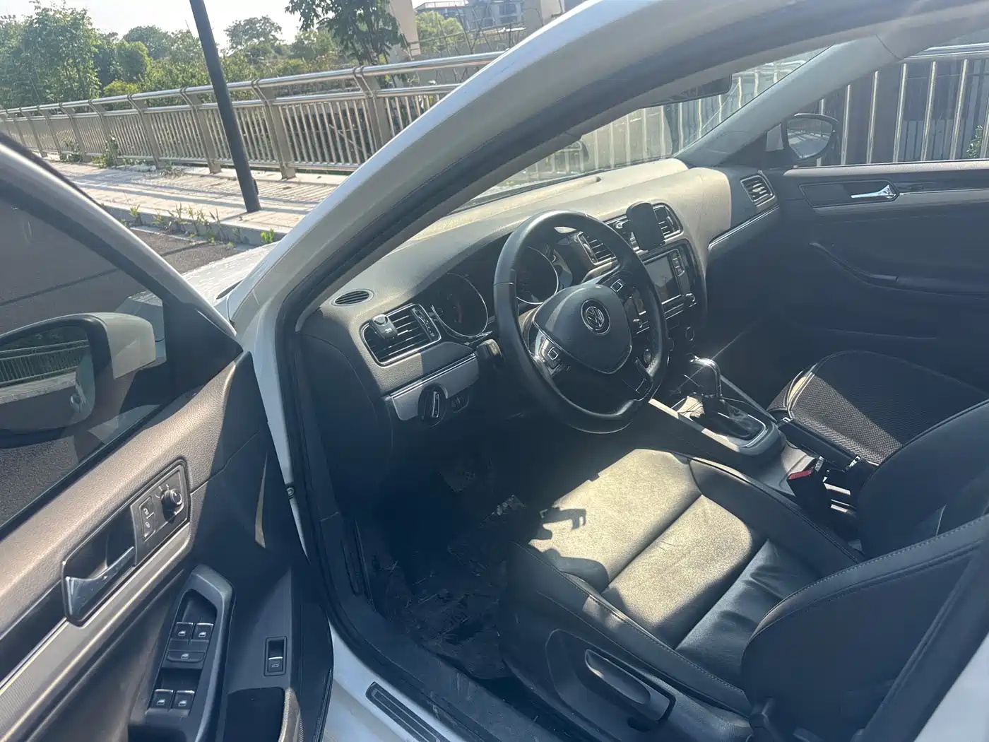 Volkswagen Sagitar 2018 280TSI DSG Spark Edition фото 7