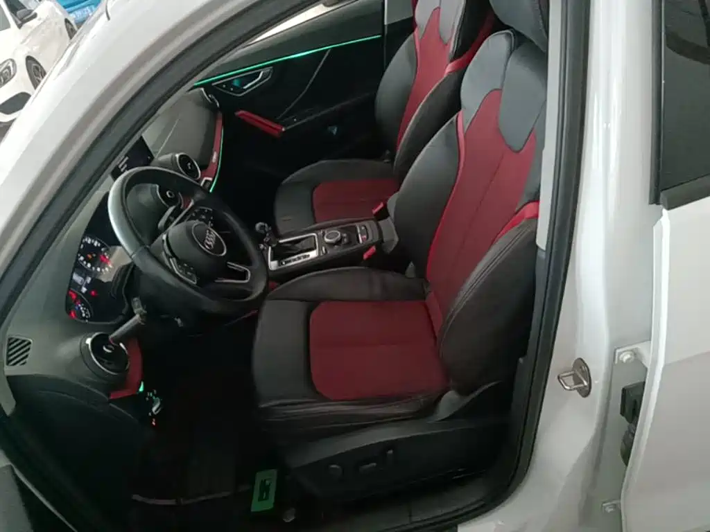 Фото 15 - Audi Q2L