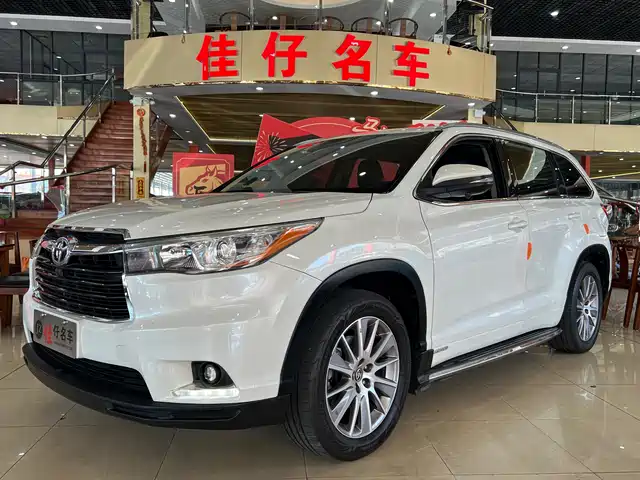 TOYOTA HIGHLANDER
