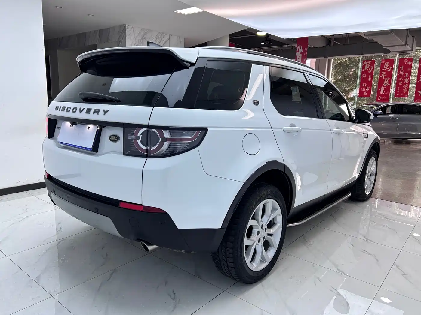 Land Rover Discovery Sport 2018 240PS HSE Edition фото 7