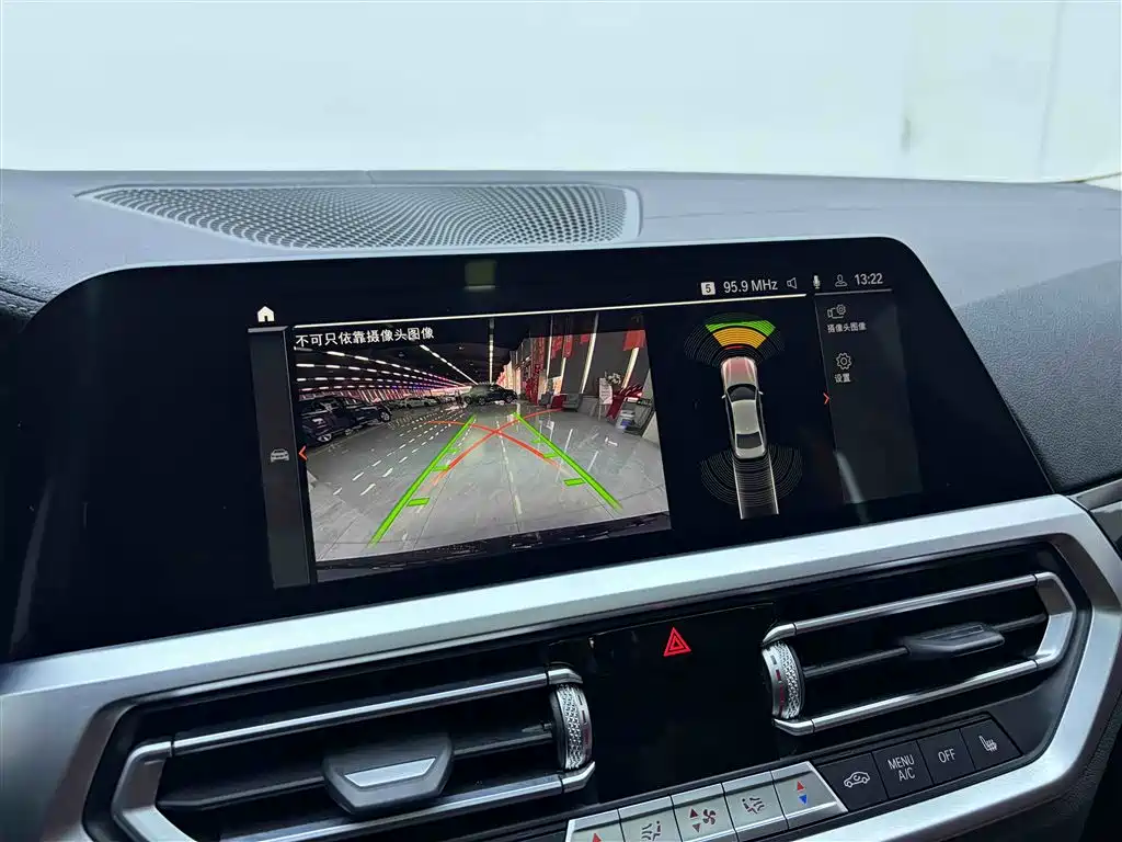 BMW 3 Series 2021 320Li M Sport Package фото 25