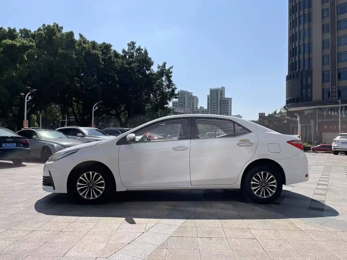 Toyota Corolla 2017 Facelift 1.2T S-CVT GL фото 4