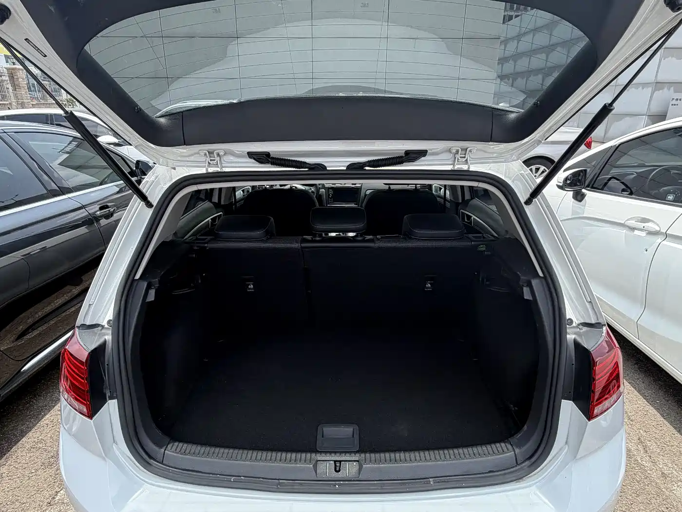Volkswagen Golf Electric 2020 Chi фото 9