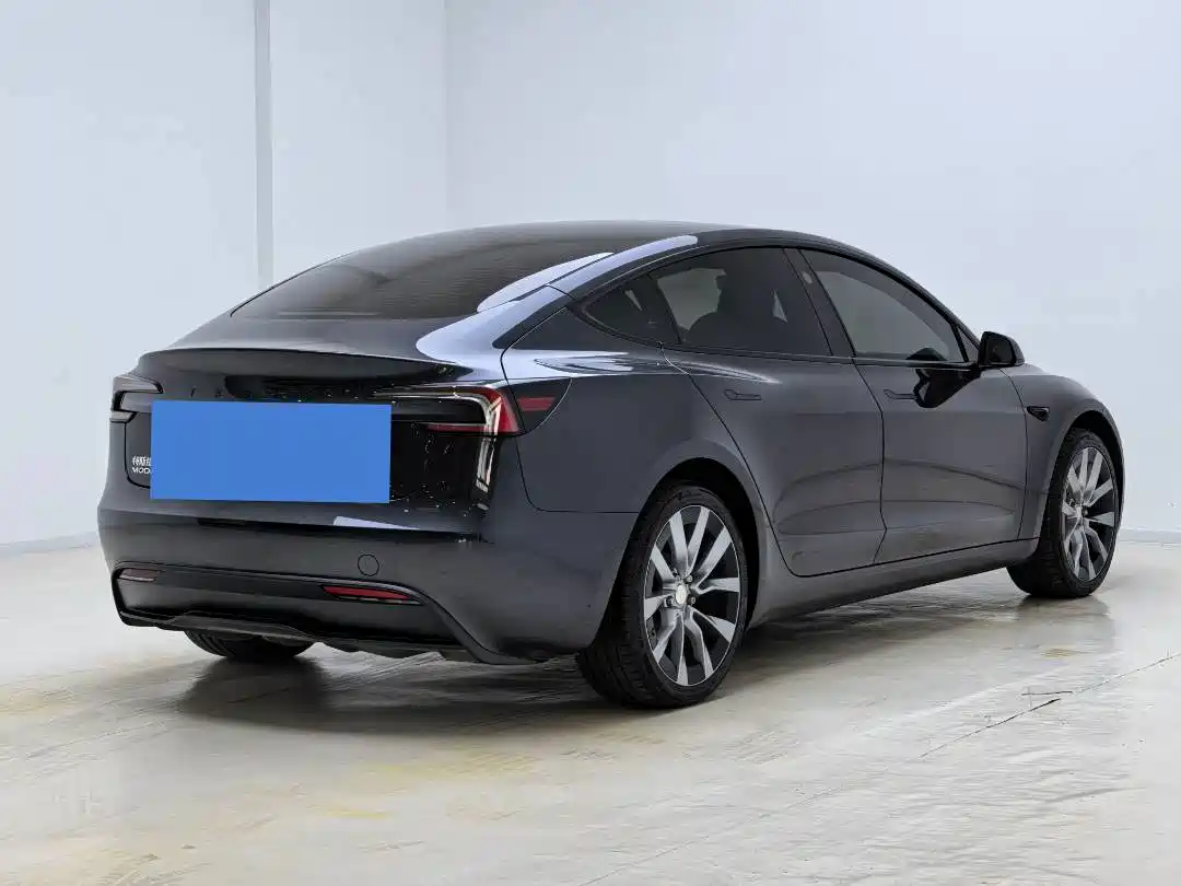 Photo 9 - Tesla Model 3