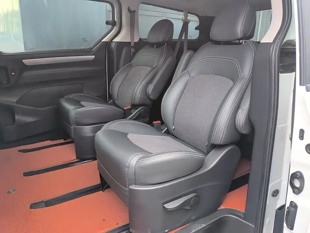 SAIC Maxus Maxus G10 2021 2019 Facelift PLUS 2.0T Automatic Elite Edition China VI