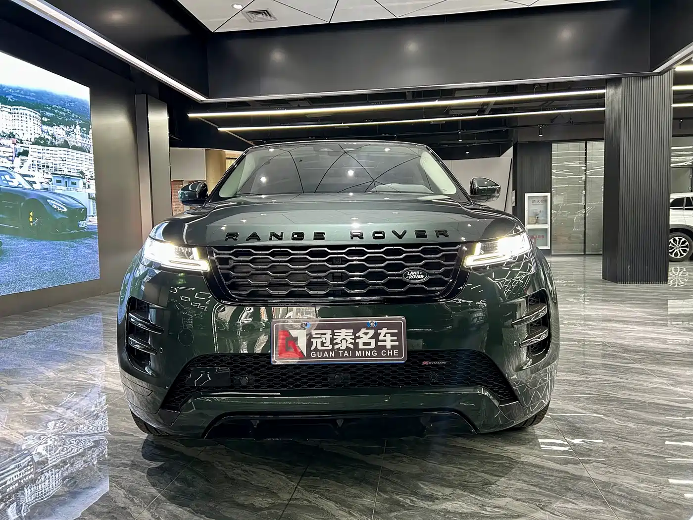 Land Rover Range Rover Evoque 2022 Range Rover Evoque L 249PS R-Dynamic Luxury Edition фото 2