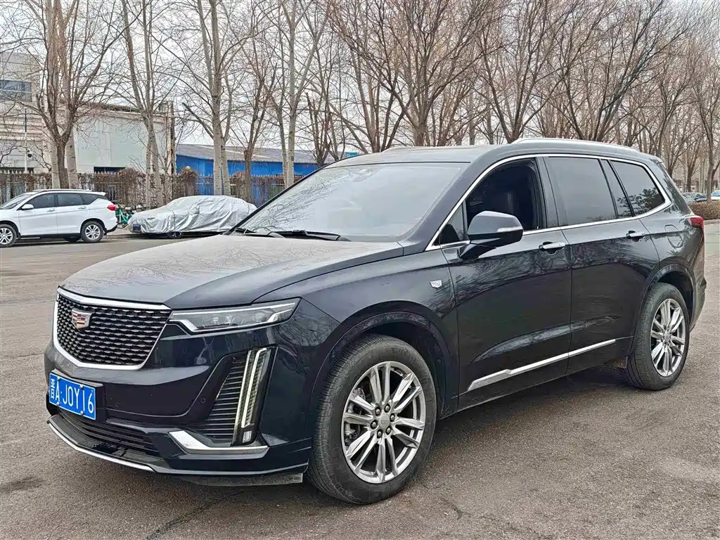 CADILLAC XT6