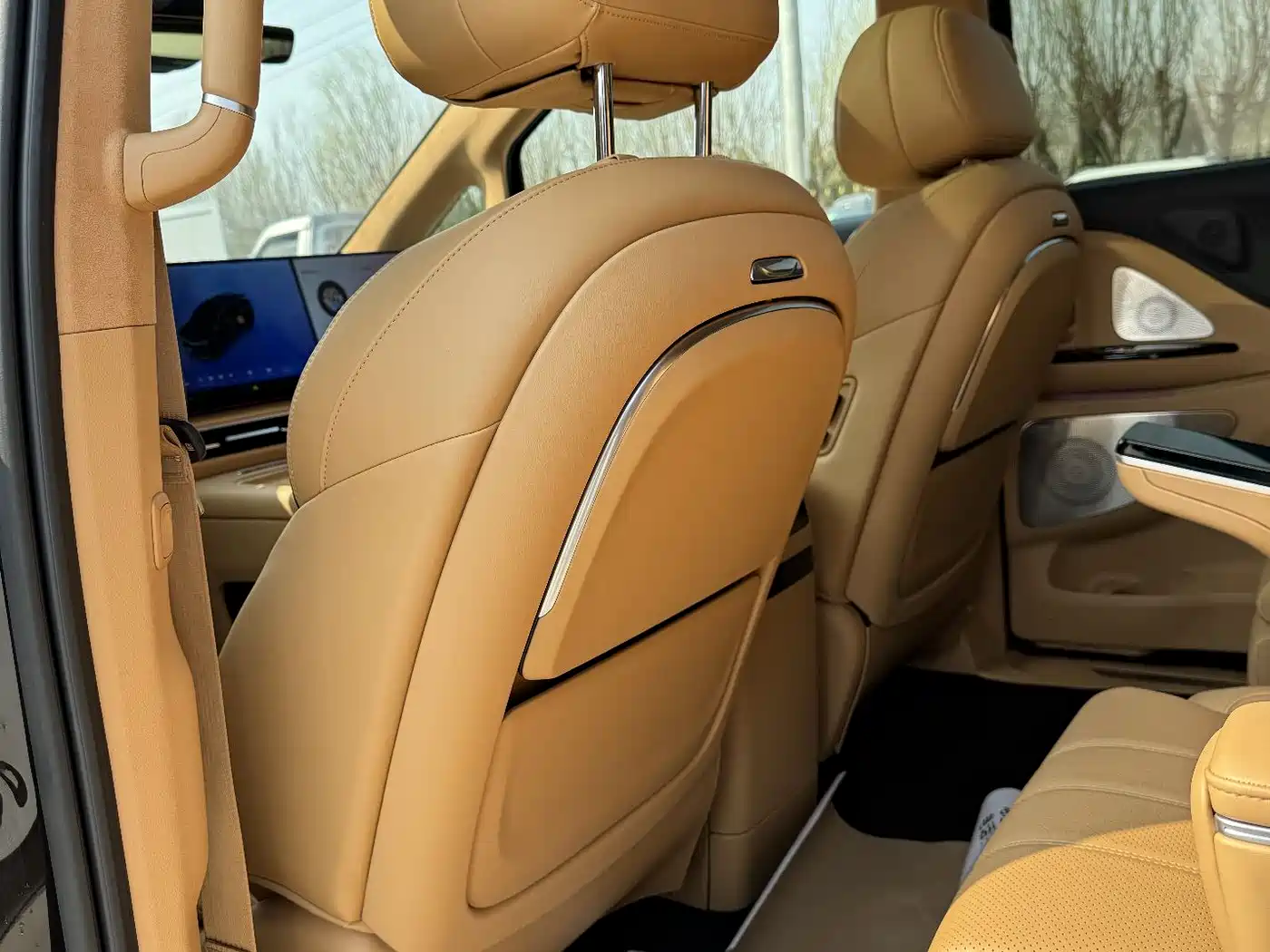 Voyah Auto Voyah Dreamer 2025 PHEV AWD Flagship Kunpeng Edition фото 14