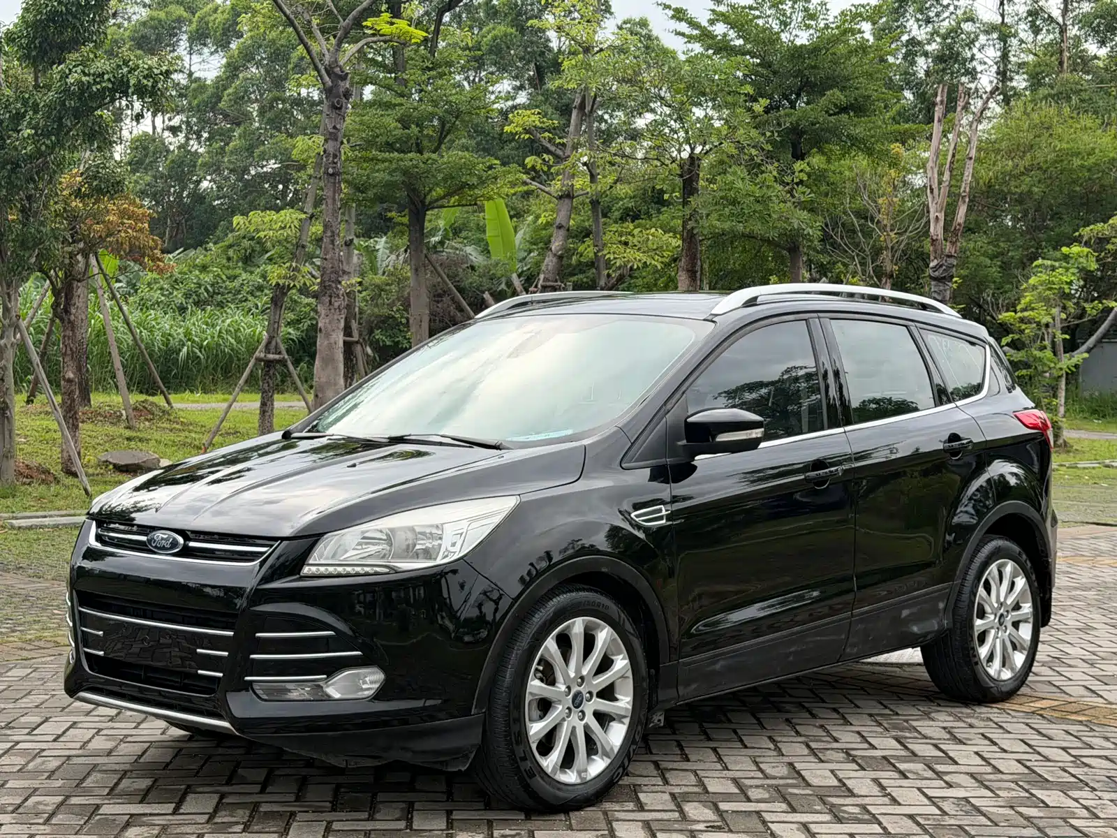 Фото 1 - Ford Kuga