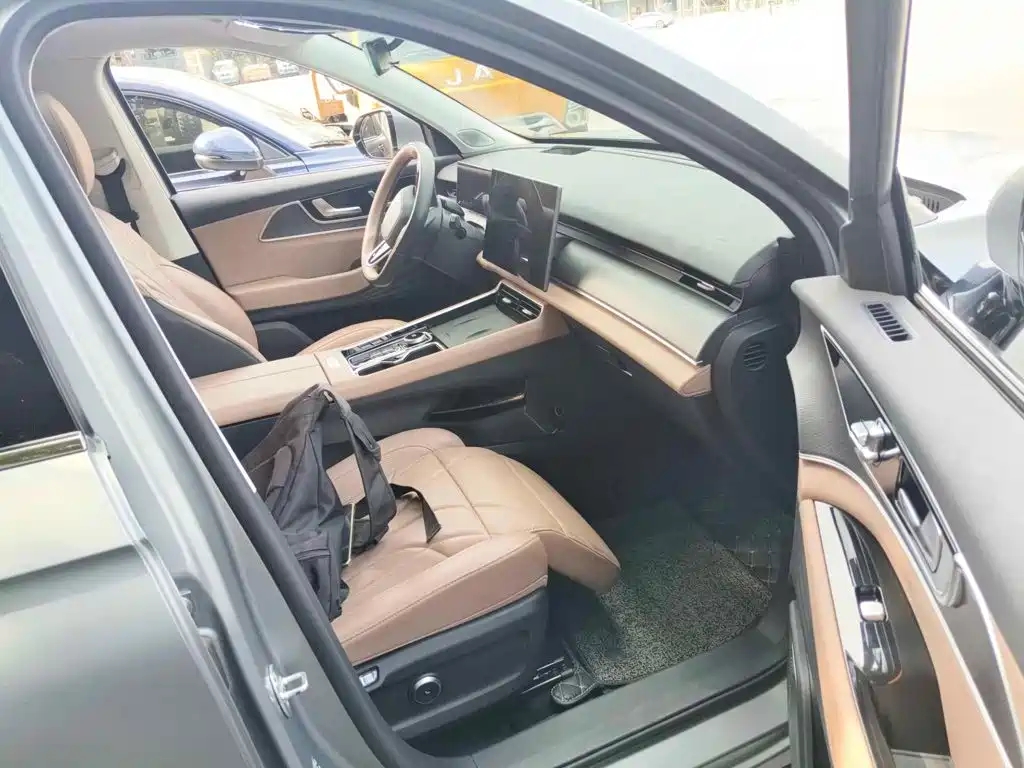 Chery Tiggo 8L 2024 2024 2.0T 2WD Premium 5-seater