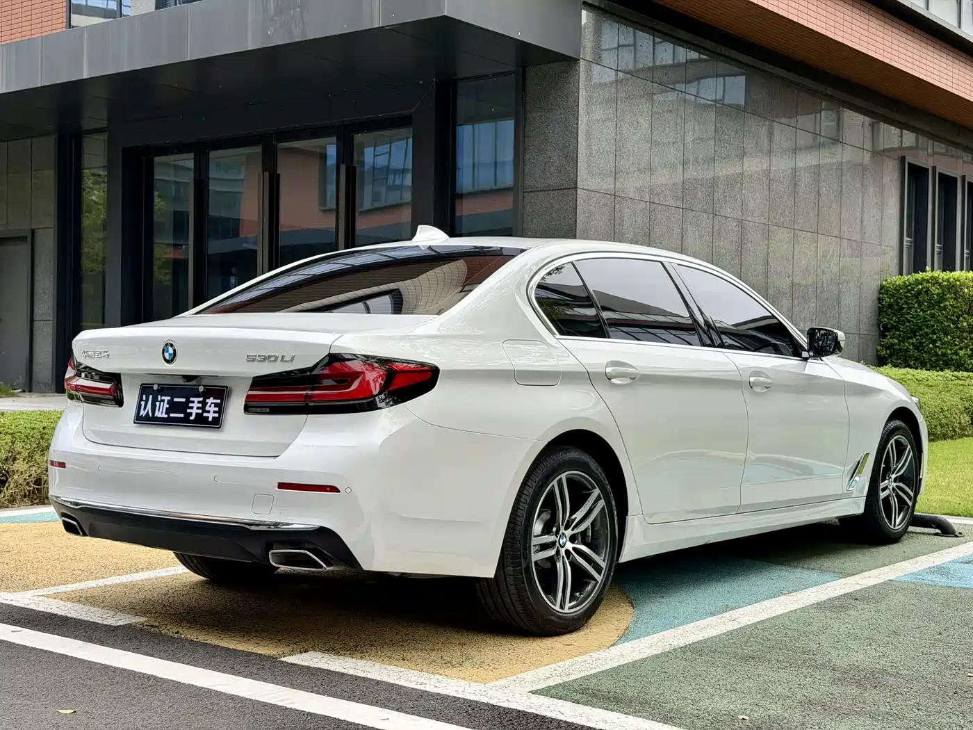 BMW 5 SERIES